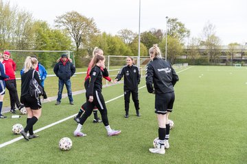 Bild 6 - Co-Trainerin der Frauen Nationalmannschaft Britta Carlson in Wahlstedt